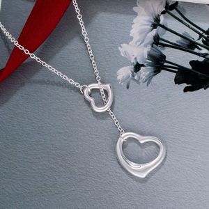 목걸이 디자이너 Tiffancy T V Gold Lock Pedicle Family Love Necklace Womens Advanced Fashion Simple and Double Heart Collar Chain