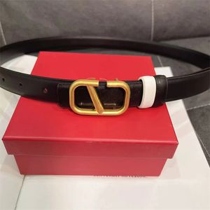 Cintos de cinto para mulheres Designer Solid Color Fashion Letter Design Belt Leather Material Presente de Natal Tamanho 105-125cm Muitos estilos muito bons