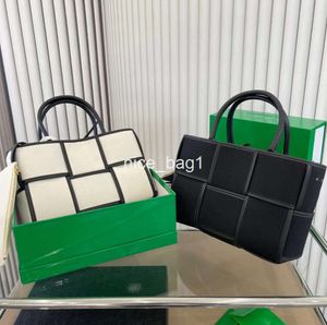 トップハンドルレディースデザイナーミニキャンディートートバッグLuxurys Purse and Handbag Clutch本物のレザーショッパーバッグメンズウィーブクロスボディショルダートラベルバッグ