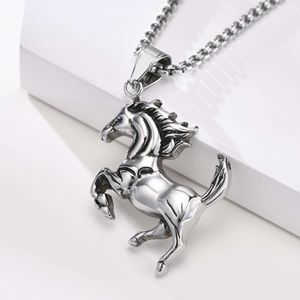 WOLF TIDE 2024 NYHET HIP HOP STANDT HORSE PENDANT NECKLACE Fashion Personlig trendig rostfri Steelchain -smycken för män och kvinnor Bijoux Tillbehör Partihandel