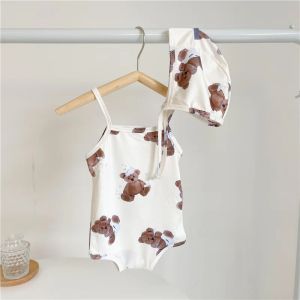 Uppsättningar 2022 Ny nyfödda spädbarn Baby Swimsuit Toddler Boy and Girl Cartoon Bear Mönster baddräkt Söt barns baddräkt med hatt