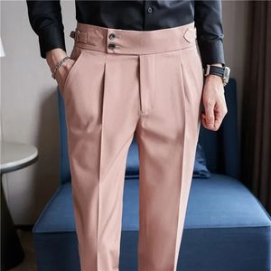 Мужские повседневные классические брюки с высокой талией в британском стиле, розовые брюки с дизайном мужского ремня, формальные офисные, социальные, свадебные платья, комплект брюк 240228