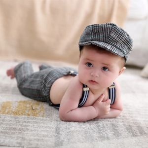 Setar babyfotograferingskläder Studio Infant Photo Props Accessories Baby Boys Hat+Overalls 2st/Set Little Gentleman Plaid Costume