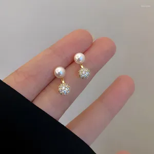 Orecchini pendenti 2024 orecchino di goccia della sfera della perla delle donne squisite per le signore Bijoux moda coreana Boucle ragazza regali gioielli all'ingrosso