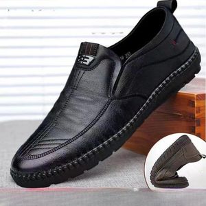 Buty swobodne mokasy skórzane nie poślizgnięte mieszkania oddychające na zewnątrz dla mężczyzn biuro biura jazdy 2 Sneakers 2