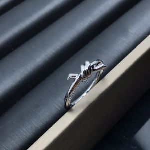 Luksusowy projektantka Ring Pierścień Mężczyźni i kobiety pierścionki Modny styl klasyczny Styl 925 srebro z diamentami Prezenty na zaręczyny Przyjęcie urodzinowe Prezent