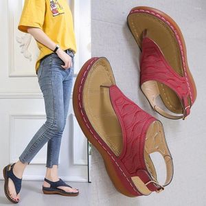 Sapatos casuais verão oxford mulheres sandálias apartamentos chinelos de couro pu flip flops fivela de cinto feminino 2024 roma moda slides