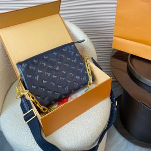 デザイナークロスボディバッグCoussin Luxury Handbag Shourdle Bags Lady Embossed Handbags Sling Bag Black Furse Satchels Sacoche Messenger 30