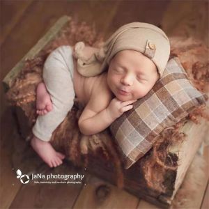 Dvotinst yenidoğan fotoğrafçılık sahne destekler bebek erkek erkek beyefendi kıyafetleri ekose kıyafetler şapka bebek fotografia stüdyo çekim fotoğrafı destek