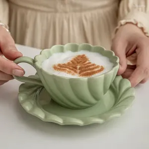 Kupalar nordic tarzı düz renkli dantel kahve fincan tabak ile basit öğleden sonra fincan kurabiye yemek ev su arkadaşı hediye