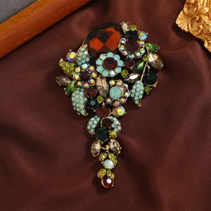 Creative Heavy Industry Feng Shui Diamond Long Brooch Women's Fashion Light Exaggerated Coat Breast Flower Accessories