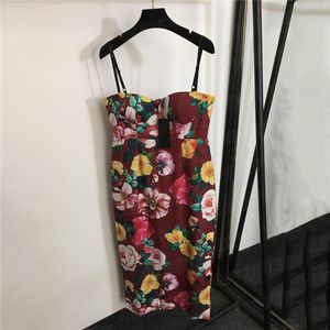 Mönster lyftklänningar för kvinnor lindar höft sexiga smala kjolar semester klänning kvinnor designer kläder