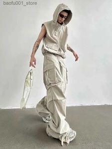 メンズトラックスーツHouzhou Cargo Pants Set Tank Top Hooded Summer 2ピースセット日本のノースリーブセットメンズ韓国ストリート衣料ヒップホッププラスサイズ5xl Q240228