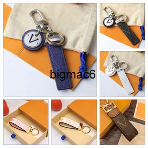 Fashion Keychain Classic Exducite Designer Car Keyring Zinc Eloy Letter Unisex Lanyard Gold Metal Small Smyckenälskare VL Keychains hänge