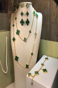 Sprzedaj 925 srebrny zestaw biżuterii z czterech liści dla kobiet Kolczyki Bransoletki Wedding Naszyjnik Pierścień Zielona matka Pearl Shell Clover3685489