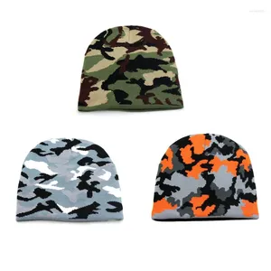 Berets Army Green Camouflage Beanies Hats för kvinnor Mens Camo Winter Caps Warm 2024