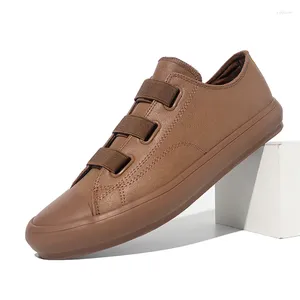 Scarpe casual 2024 Stivali da uomo in pelle da uomo coreani Mocassini resistenti all'usura Designer Leisure Scarpe da ginnastica vulcanizzate 22395