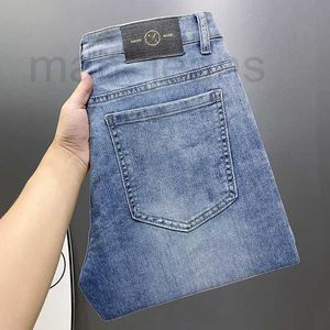 Mäns jeansdesigner 2024 Nya våren Regular Jeans Men's Straight Fit Water Wash Micro Elastic High End Men's BWL2