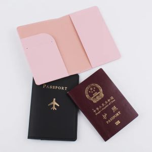 10 peças porta-cartões feminino PU estampas de avião pequeno capa de passaporte de viagem cores misturadas LL