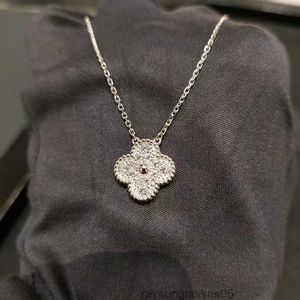 Brand 15mm Clover Necklace Fashion Charm Single Flower Cleef Necklace Luxury Diamond Agate 18k Gold Designer Necklace for Women BYF1E