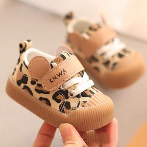 Utomhus 2022 Nya Baby Casual Canvas Shoes i 13 år Spring Autumn Leopard Kids Sneakers Nonslip Toddler Girls Boys Shoe