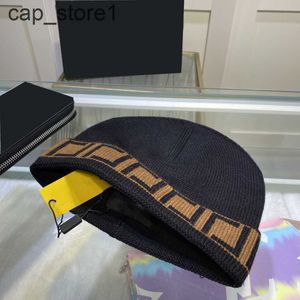 Designer di lusso cappello Uomo e donna Stesso colore Giunzione Moda Berretto Berretto Tutti i giorni Casual Versatile Accattivante Personalità Varietà di colori per i viaggi molto bello