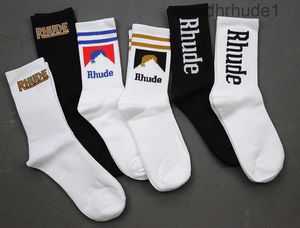 Rhude Socks Men Sock Women Designer di lusso di alta qualità Pure Pure Cotton Comfort Rappresentante Deodorization Deodorization Assorb Sweat Let in Air Stocking Fashion Black Ixly