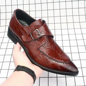 Elbise ayakkabıları moda büyük boy deri rahat tide resmi bir ayak üzengi erkekler düğün İngiliz D5163