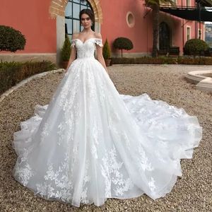 Princesa laço apliques uma linha vestidos de casamento longo trem fora do ombro marfim igreja vestidos de noiva volta lace-up espartilho plus size robe de mariee 2024