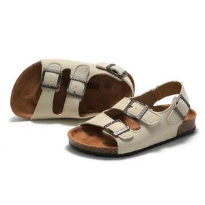 Sandali Sandali per bambini alla moda Scarpe casual estive Ragazzi sandali in sughero morbido Griglia antiscivolo scarpe da spiaggia per bambini Sandali per studenti J240228