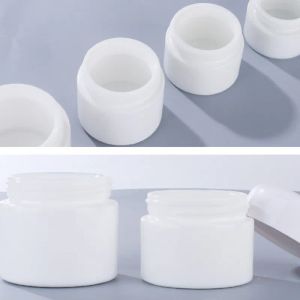 hurtowa biała porcelanowa kosmetyczna krem ​​kremowa 30G 50 g skóry pielęgnacja szklana butelki kremowe z białymi pokrywkami zz