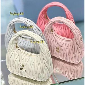 حقائب المساء سيدة مصممة Cleo Miui Satchel Clutch Wander Matelasse فاخرة حقيبة من الجلد الإبط الحقيقي حقيبة يدوية الأزياء النسائية رجال محفظة الكتف