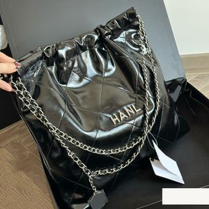 Womens Designer Oil Wax Leather Shopping Bags Gold/Silver Metal Hardware Matelasse Chain Crossbody Shoulder Handbags 22 Wallet Pouch Black White Pocket 33x30cm