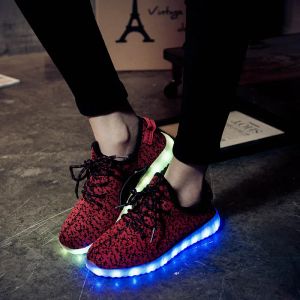 Skor barn vuxna skor pojkar flicka skor med led USB laddare luft andningsskor mode män kvinnor sneakers storlek 3045