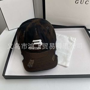 Designer Balansiagas Cap Hat Wind Star Xiao Zhan Yang Mi samma stil B Baseball Cap Brim Letter Classic Cap Sunscreen Small Face