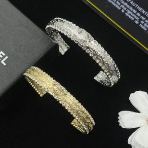 Designer bracelet fashion luxury women bracelet with diamonds open bracelet casual wear classic letter design non-allergenic material