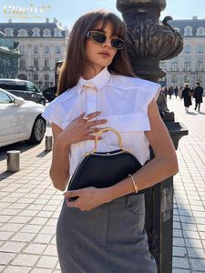 Kvinnors blusar Claceive Sexig Slim White Shirt Summer Lapel ärmlösa skjortor och Streetwear Casual Crop Top Fmelae Clothing 2024