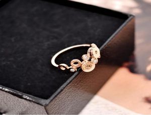 Кластерные кольца Юн Руо Мозаика Циркон Римские цифры Кольцо розовое золото.