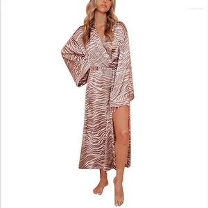 Kvinnors sömnkläder Kvinnor Nattklänningar Robes Spring Long Sleeve Kimono Flower Printed Nightdress Ladies Silk Satin Pyjama Nightwear Nighties