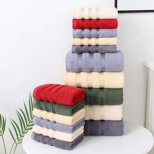 Towel bath towel, square towel, Luo Xuan, rose, ladybug, autumn love, interesting elements series, cross flowers, leaves, beautiful series