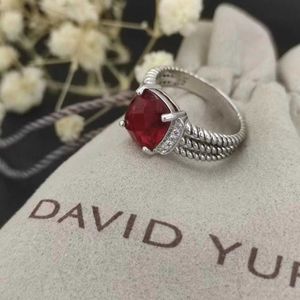 Vintage Dy Twisted Band Tasarımcı Alyans Kadınlar İçin Hediye Elmasları Sterlling Gümüş Dy Ring Erkekler Kişiselleştirilmiş Moda 14K Altın Kaplama Nişan Takı 11 Y24