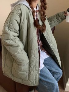 シャツショートパーカーの女性冬のゆるい暖かいソリッドアーガイルキルティング韓国ウルツァントレンディオールマッチサファリコート特大パッド付きコート