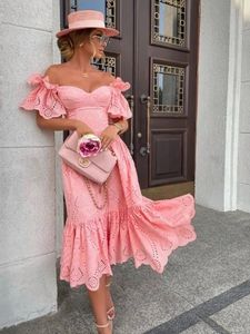 Womens Sexy Off Shoulder Lace Long Dress 2022 Med Solid Pleated Cut Bohemian Casual Holiday Beach Elegant Party Dress Summer 240229