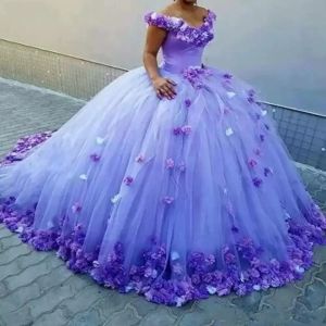 Lila puffy bollklänningar quinceanera klänningar cinderalla av axel 3d blommor cospllay formell prom söt 16 klänning maskerad bc4638