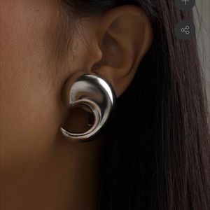Medieval S925 silver needle plain ear clip hollow Europe and the United States light luxury retro simple temperament ear clip earrings