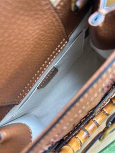 En kaliteli çanta çantası kadın flep tote alışveriş çantaları deri çıkarılabilir kayış moda harfleri crossbody çantalar #20cm