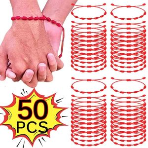 Charm Bilezik 50 PCS El yapımı 7 Knot Kırmızı Dize Bilezik Sevgili Koruma Şanslı Muska ve Dostluk Örgülü Halat Bilek Mücevherleri