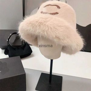 Stingy Brim Winter Fuzzy Bucket Hat Woman Designer Fluffy Wide Brim Fisher Black White Caps ull Varma fiskare Cap Soft Hat 240229