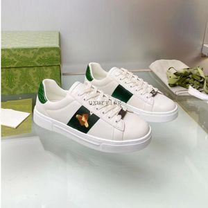 Designer ace Italy Luxury Sneakers Platform Low Men Women Shoes Casual Dress Trainers Tiger Embroidered Ace Bee Green Red 1977s Stripes Mens Shoe Sneaker 1.25 a4