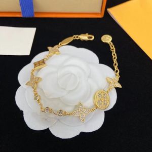 Designer di lusso come eleganti bracciali da donna oro argento ciondoli con lettere alla moda bracciali matrimoni giorni di Natale gioielli scatole originali 19CM-21CM